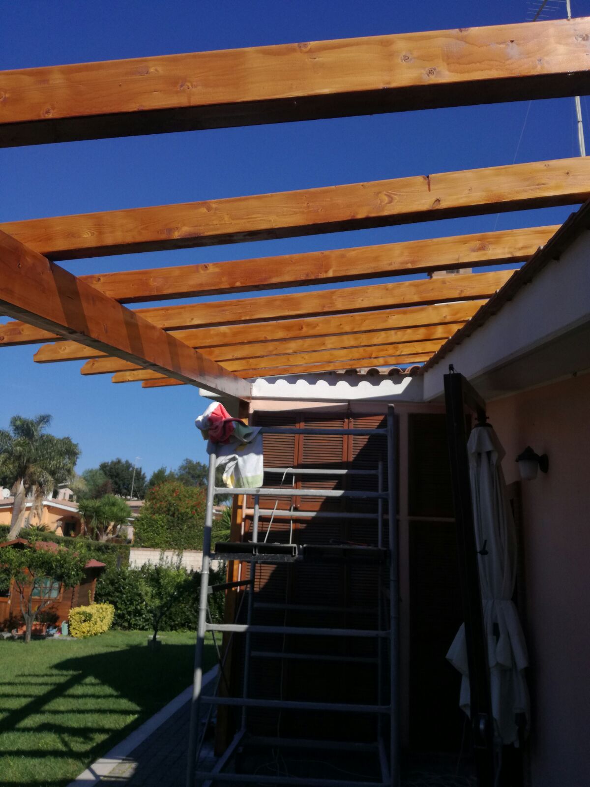 Tettoia in legno